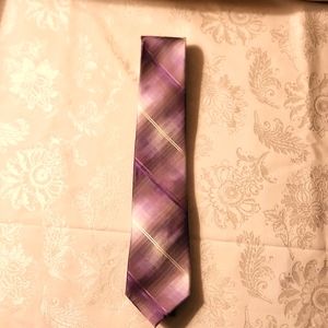 NEW   VAN HEUSEN MEN'S NECK TIE.  PURPLE, WHITE & GRAY.  NWOT